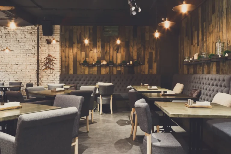 Restaurante moderno con ambiente contemporaneo y musica ambiental